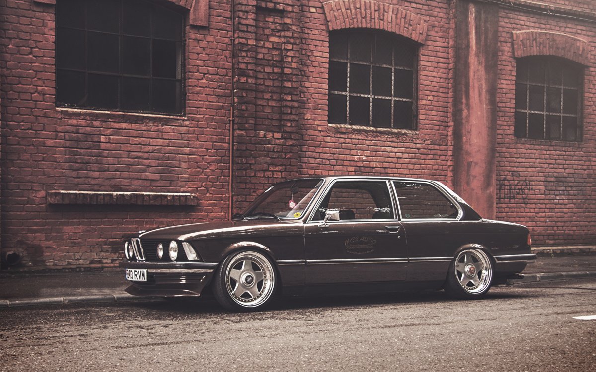 BMW e21 stance