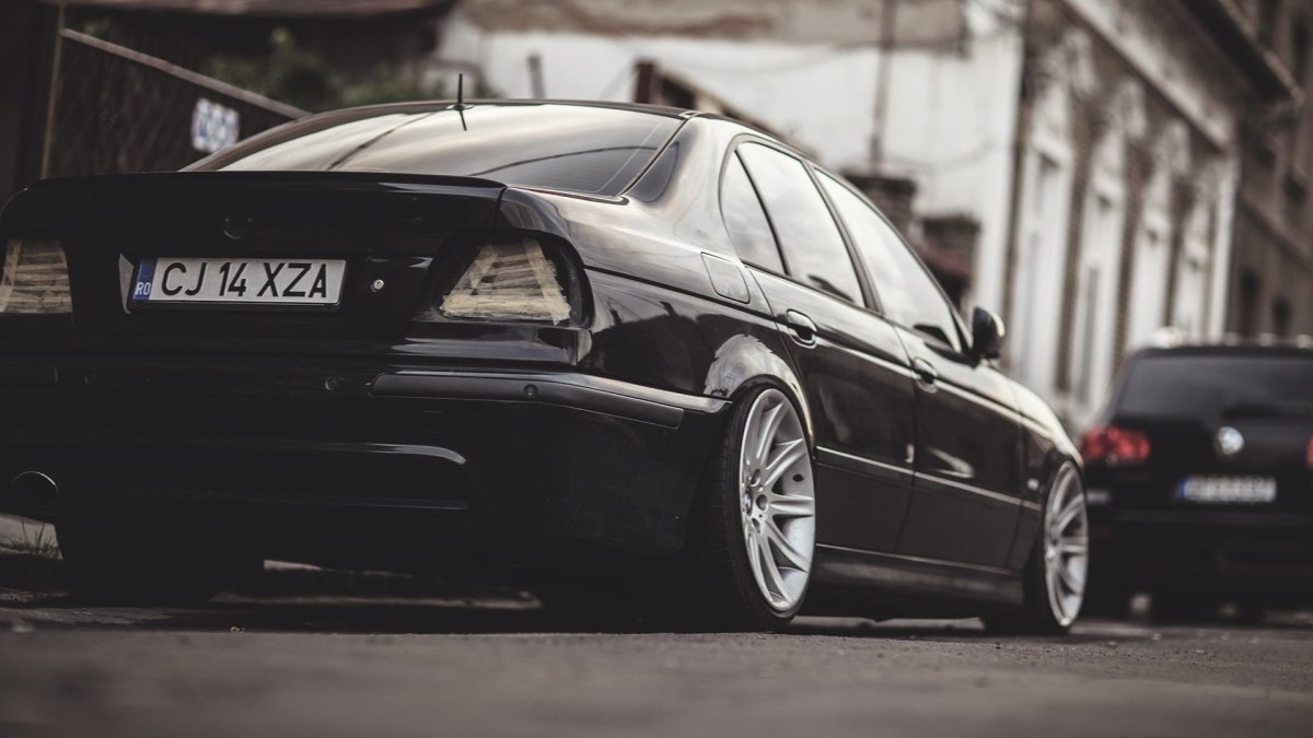 BMW m5 e39 черная стенс