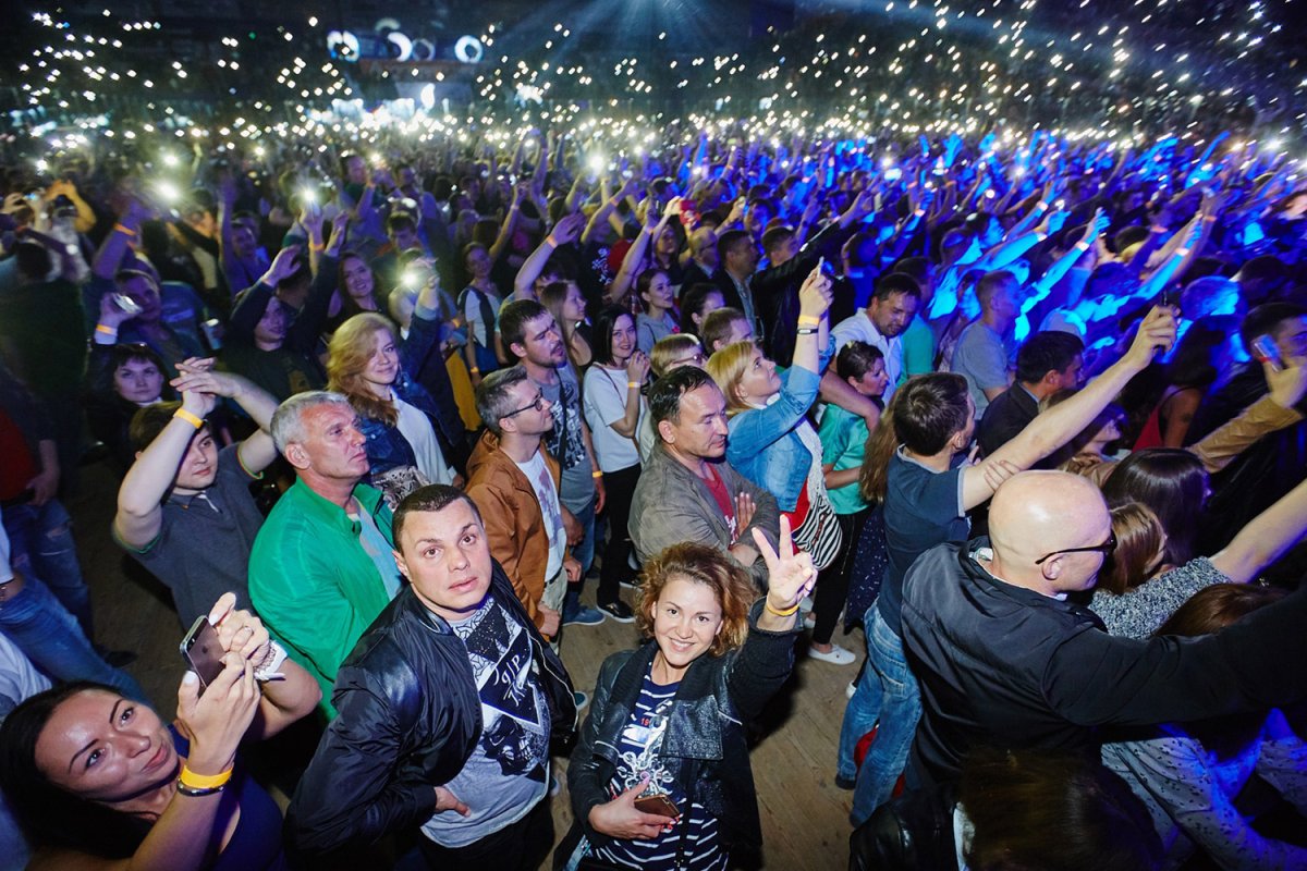 Молодежная дискотека