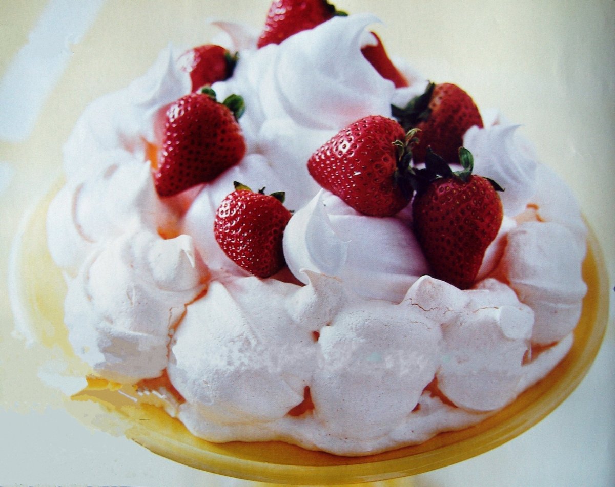 Красивая клубника со сливками