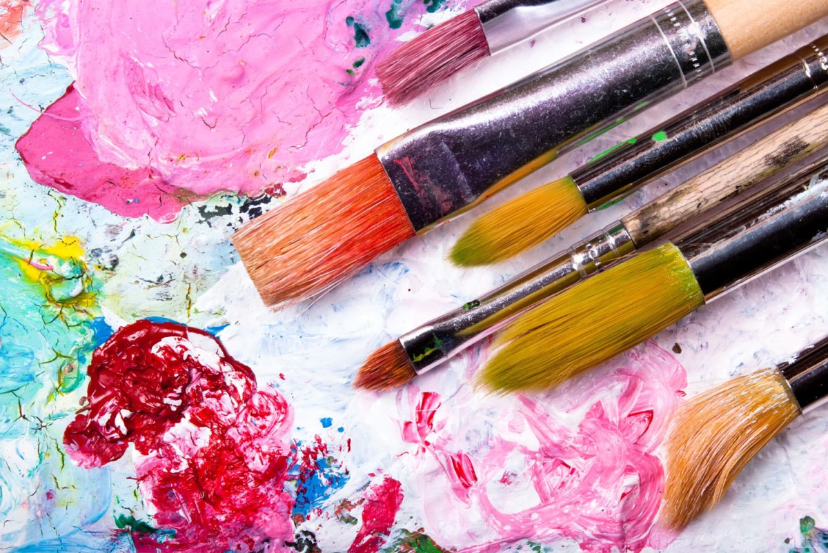 Краски с кисточкой