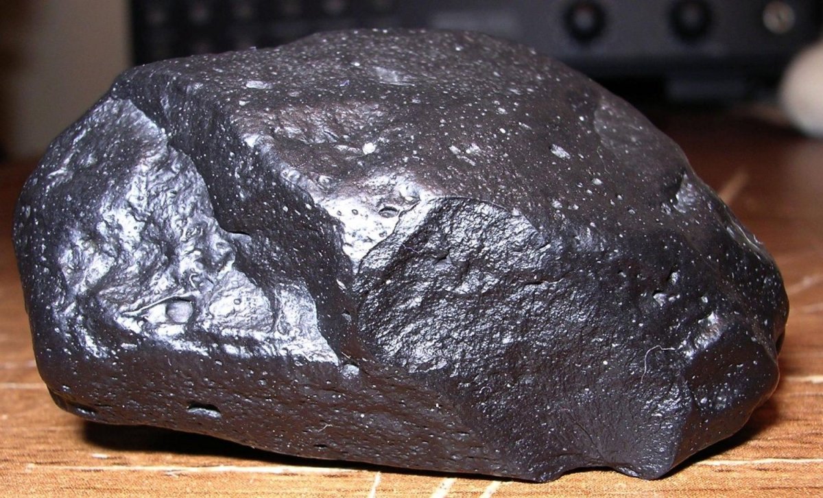 Каменный метеорит ALH 81005