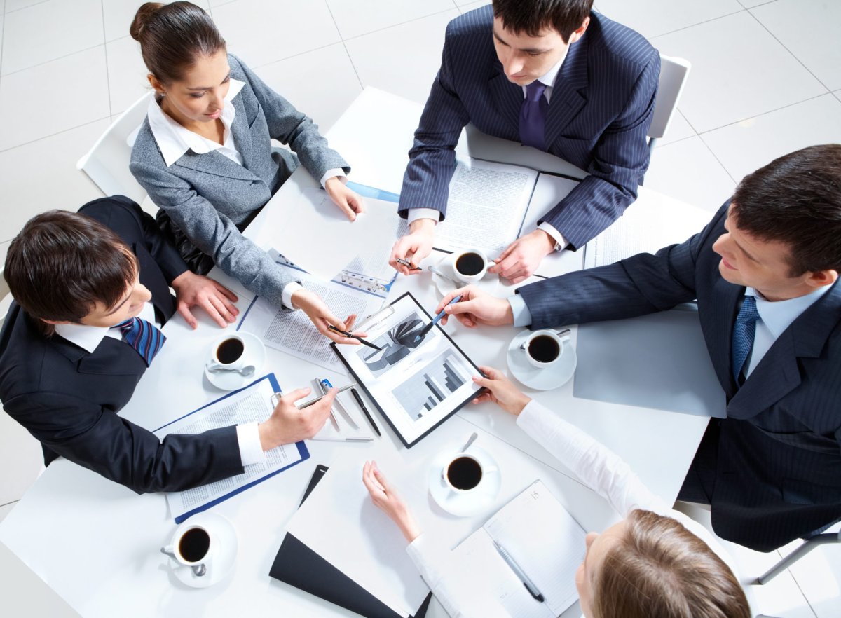 Коллективная работа в офисе