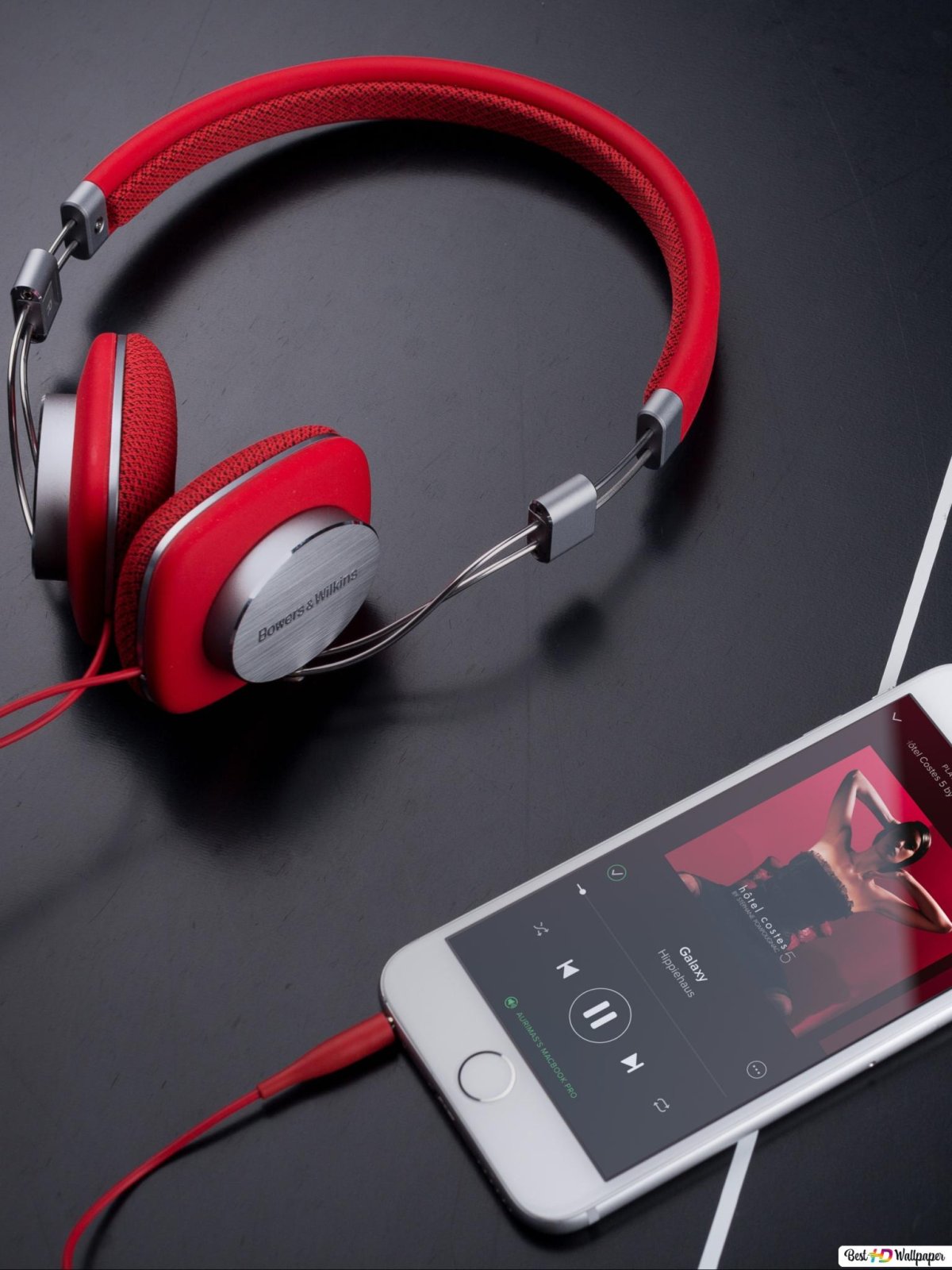 Музыкальные наушники