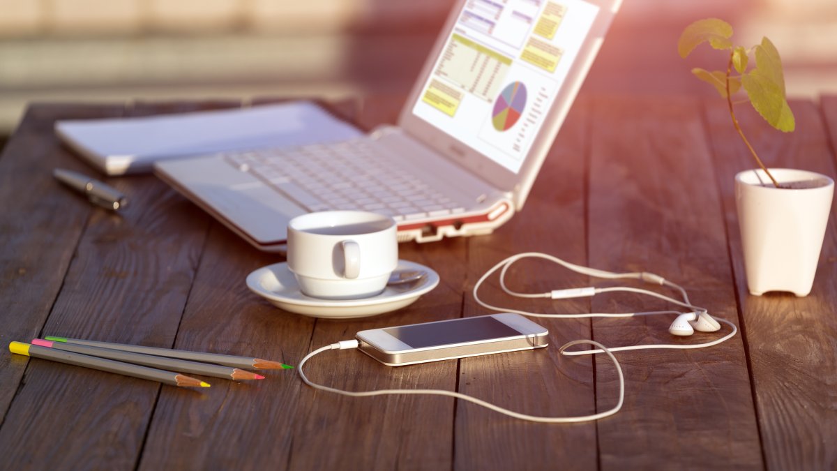 Гаджеты на столе