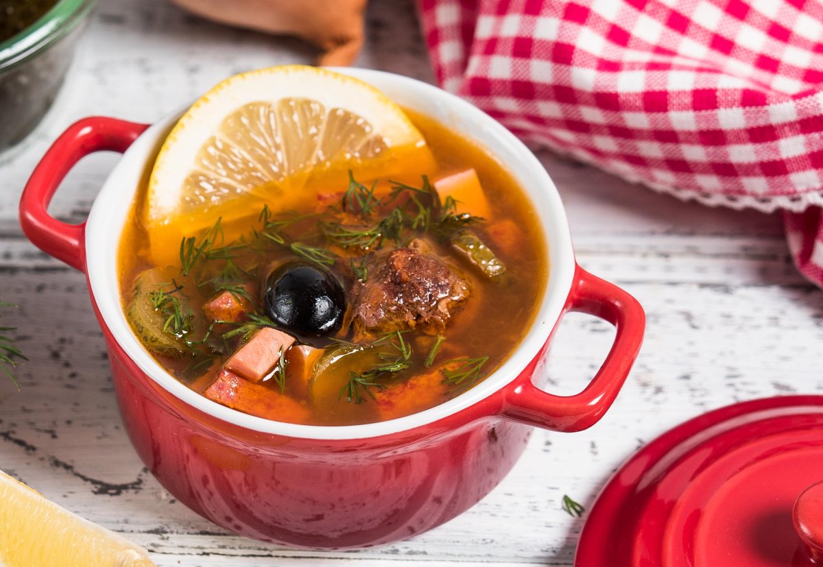 Солянка с тушенкой