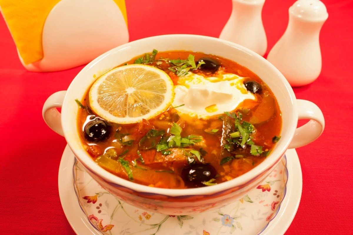 Солянка сборная мясная