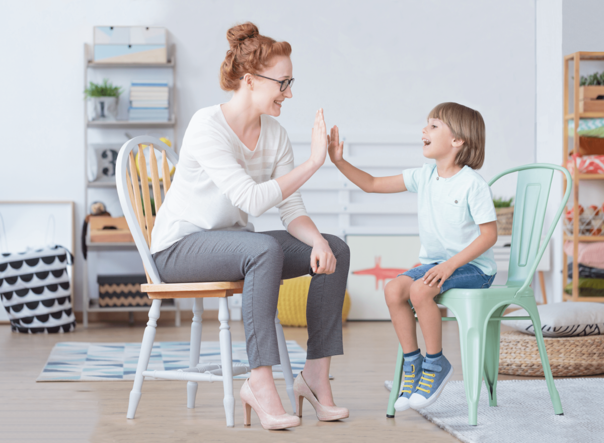 Психолог и ребенок