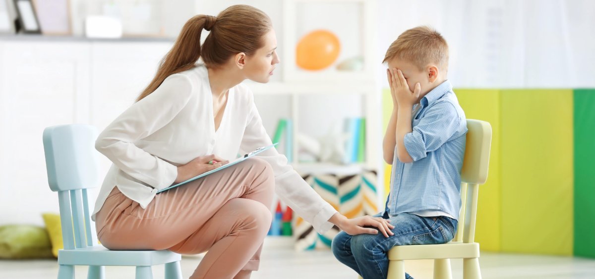 Психолог и ребенок