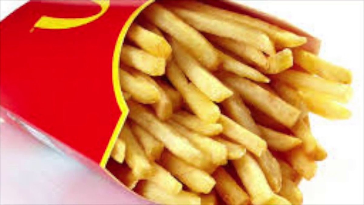 Пачка картошки фри макдональдс