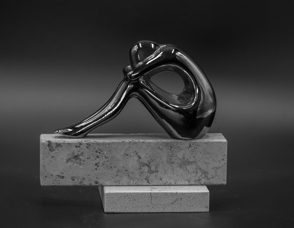 Металлическая статуя