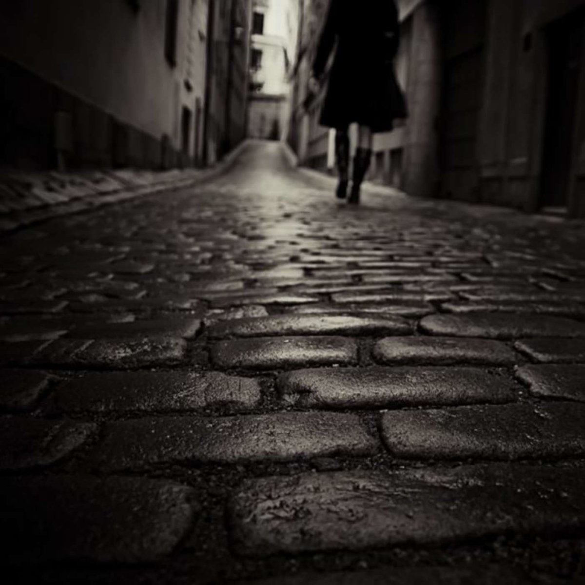 Черно белая печаль