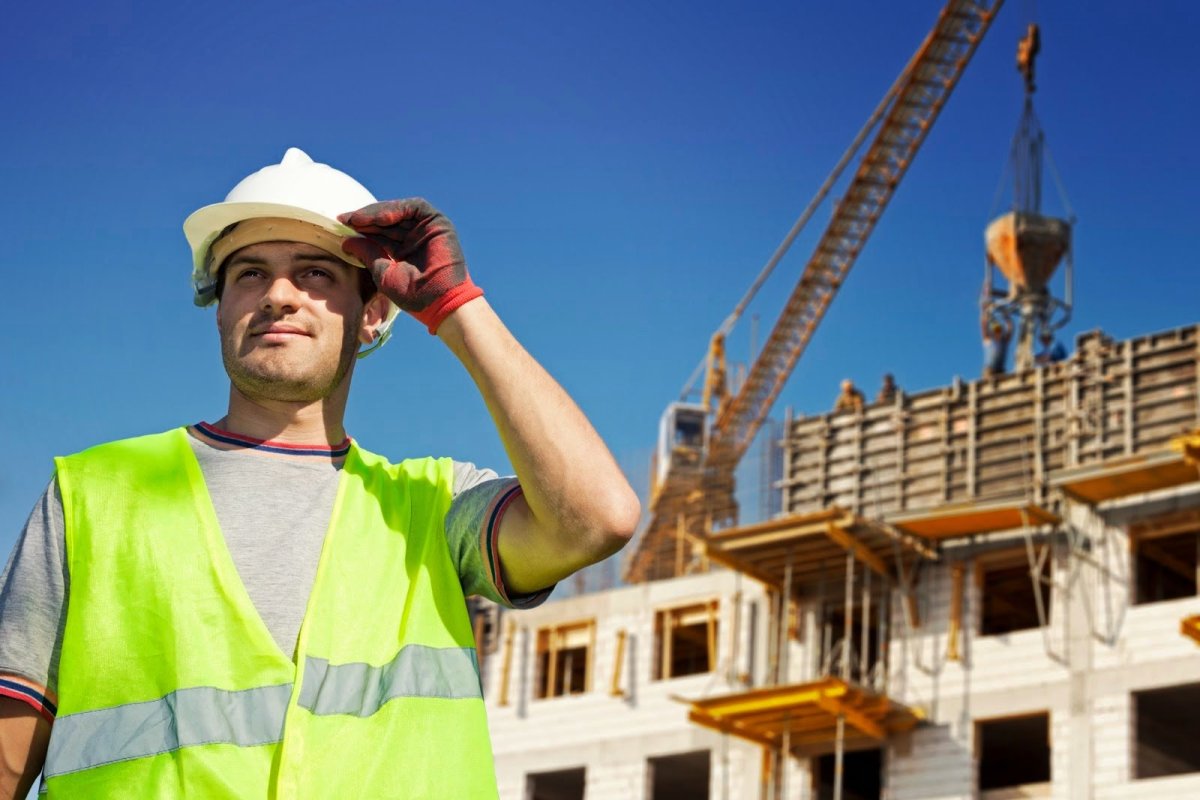 Стройка и строители