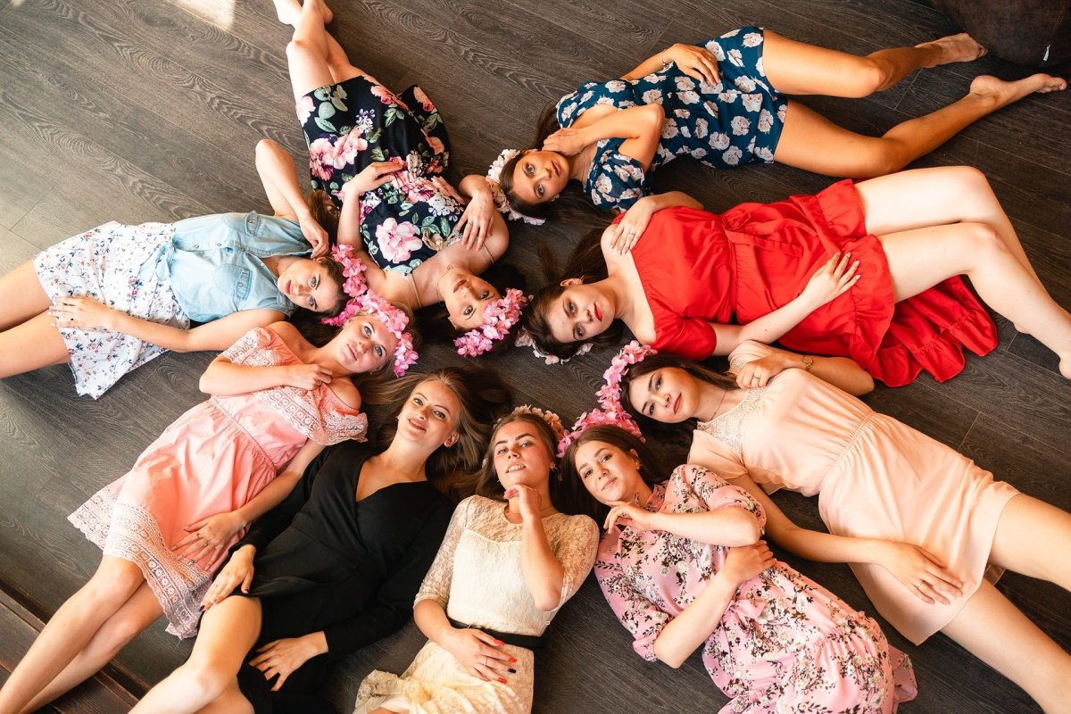 Таблички на девишник