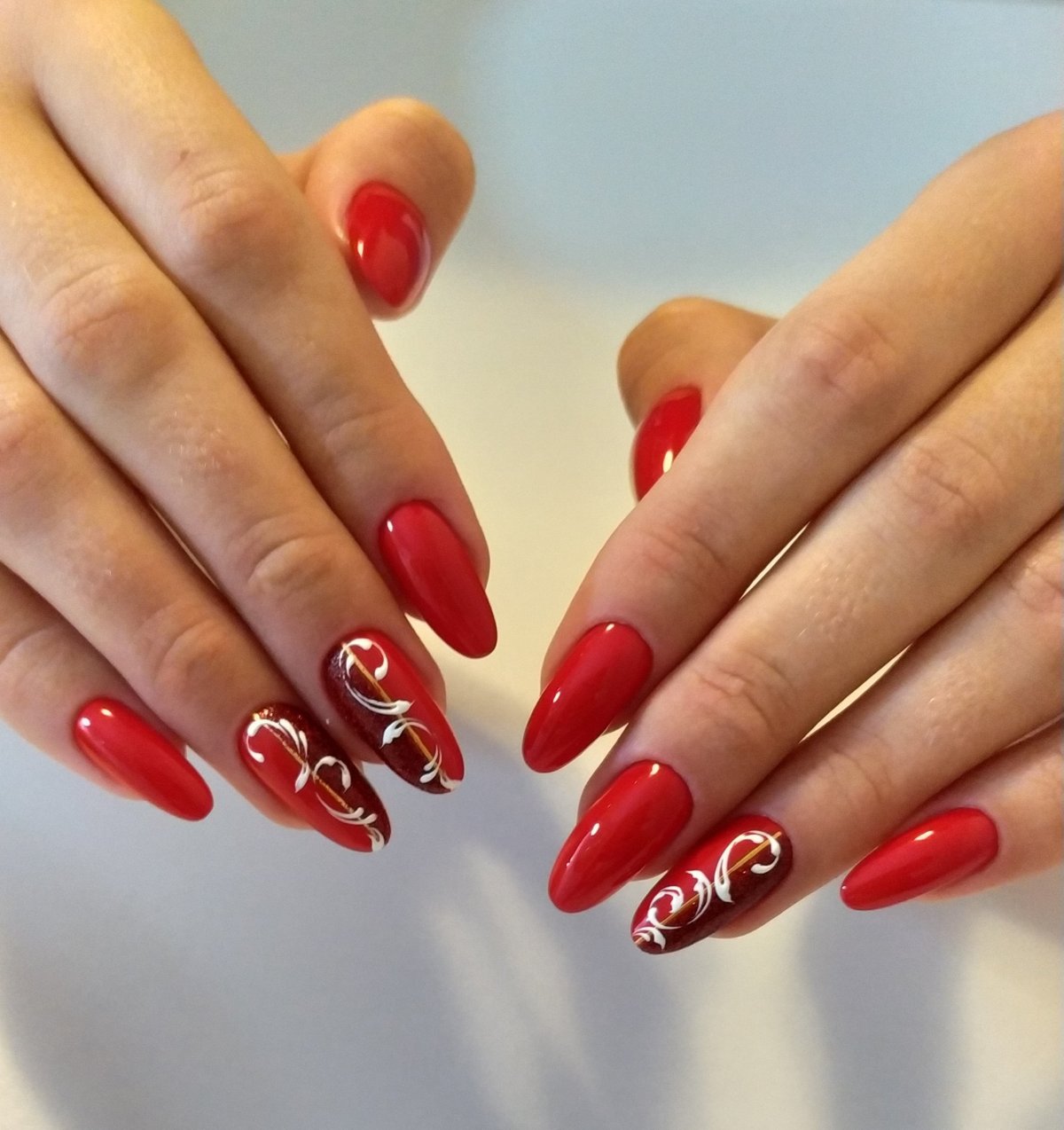 Красный маникюр