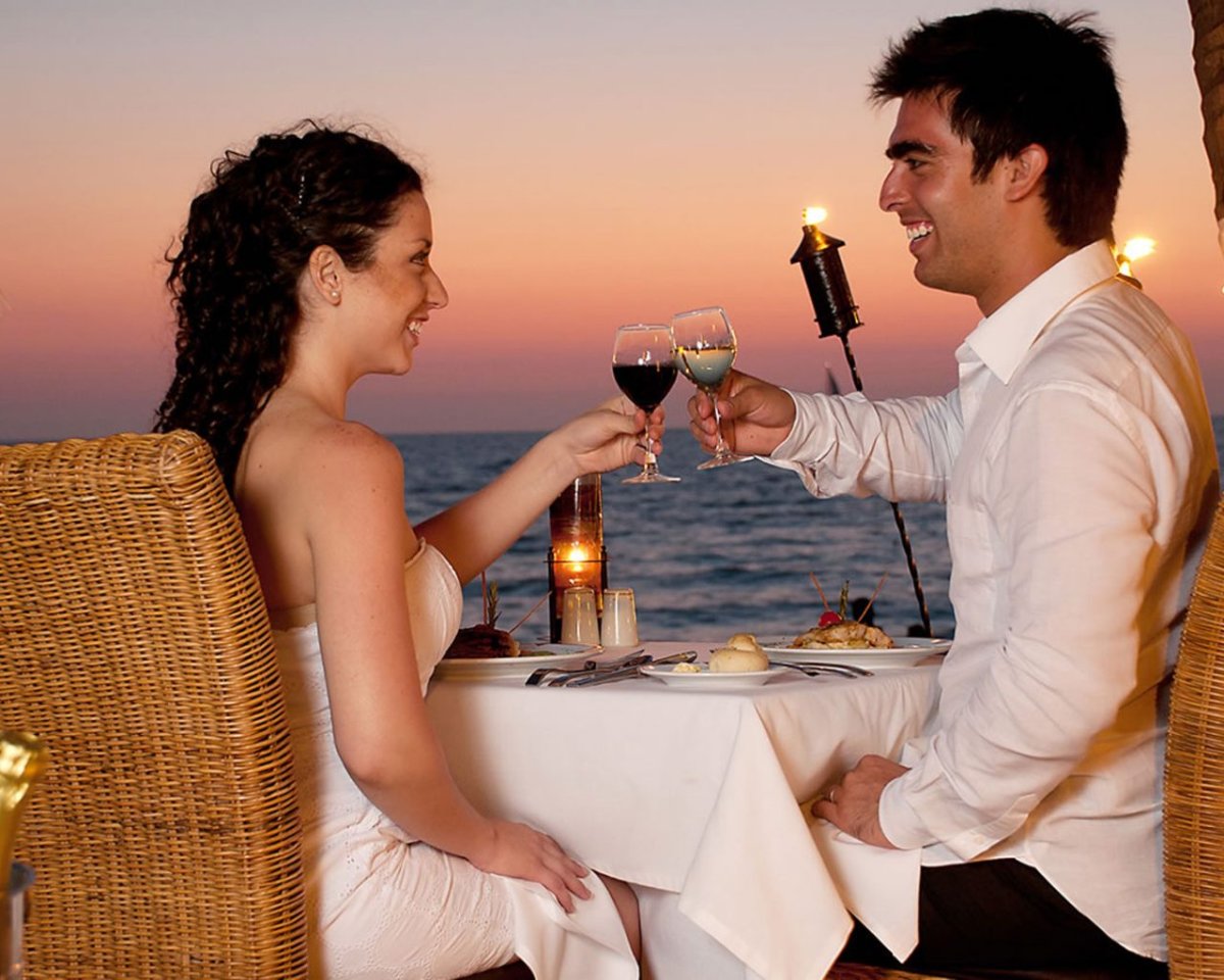 Ужин на берегу моря