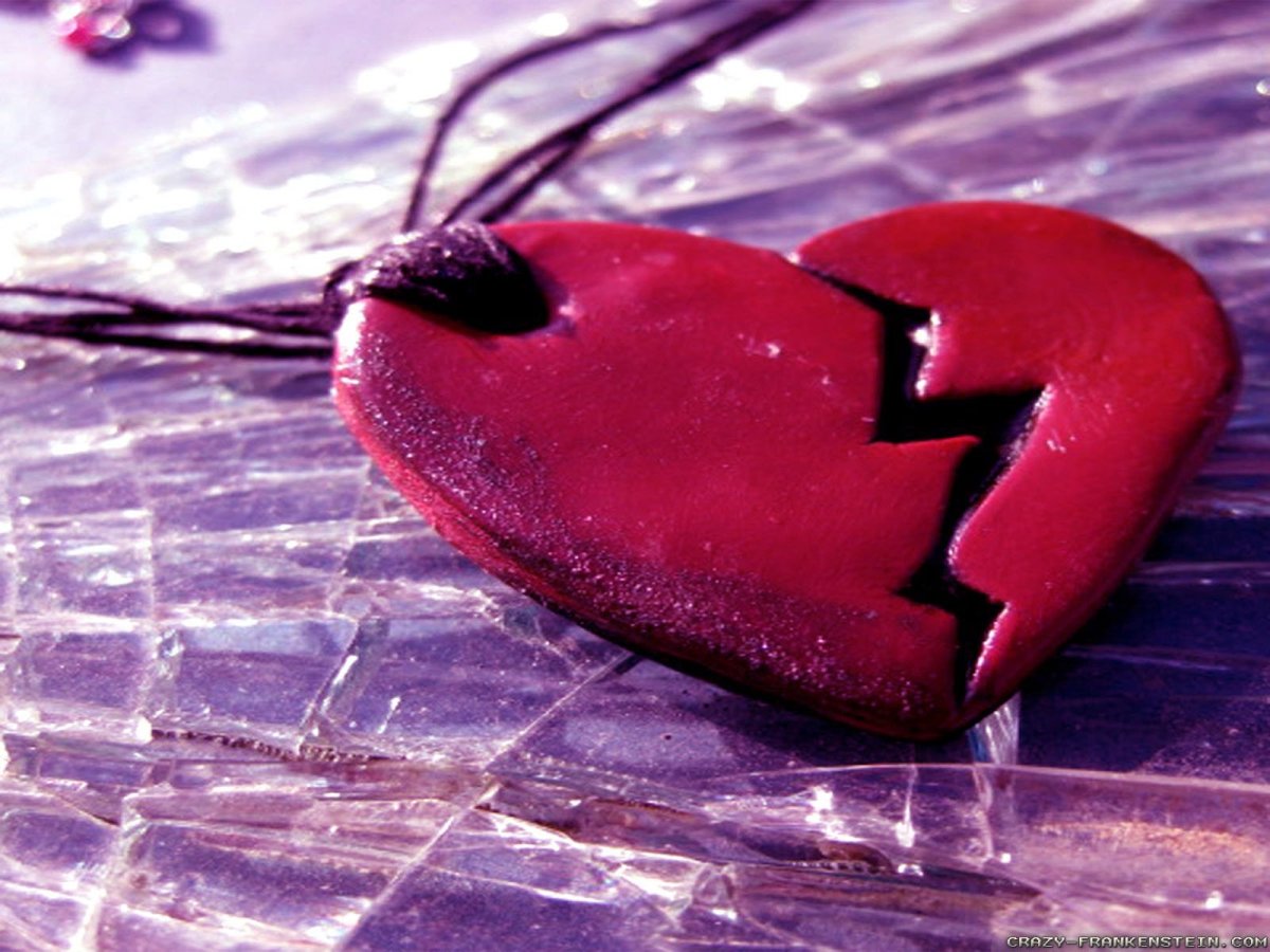 Красивое разбитое сердце