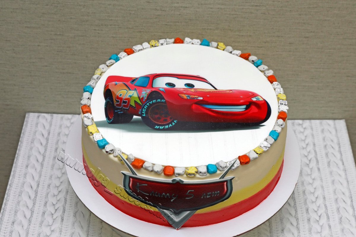 Торт молния Маккуин