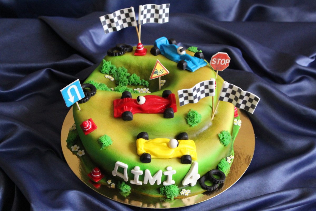 Тортик с машинками