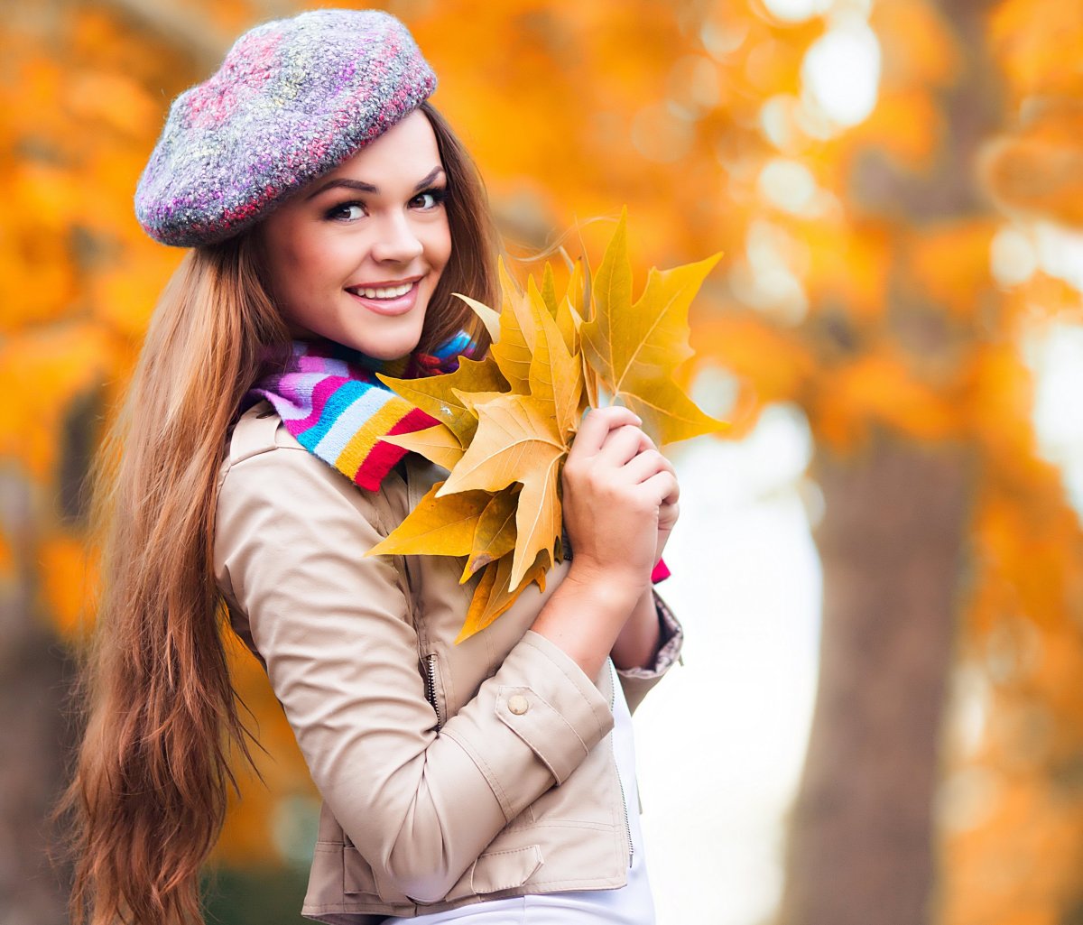 Красивые женщины осенью