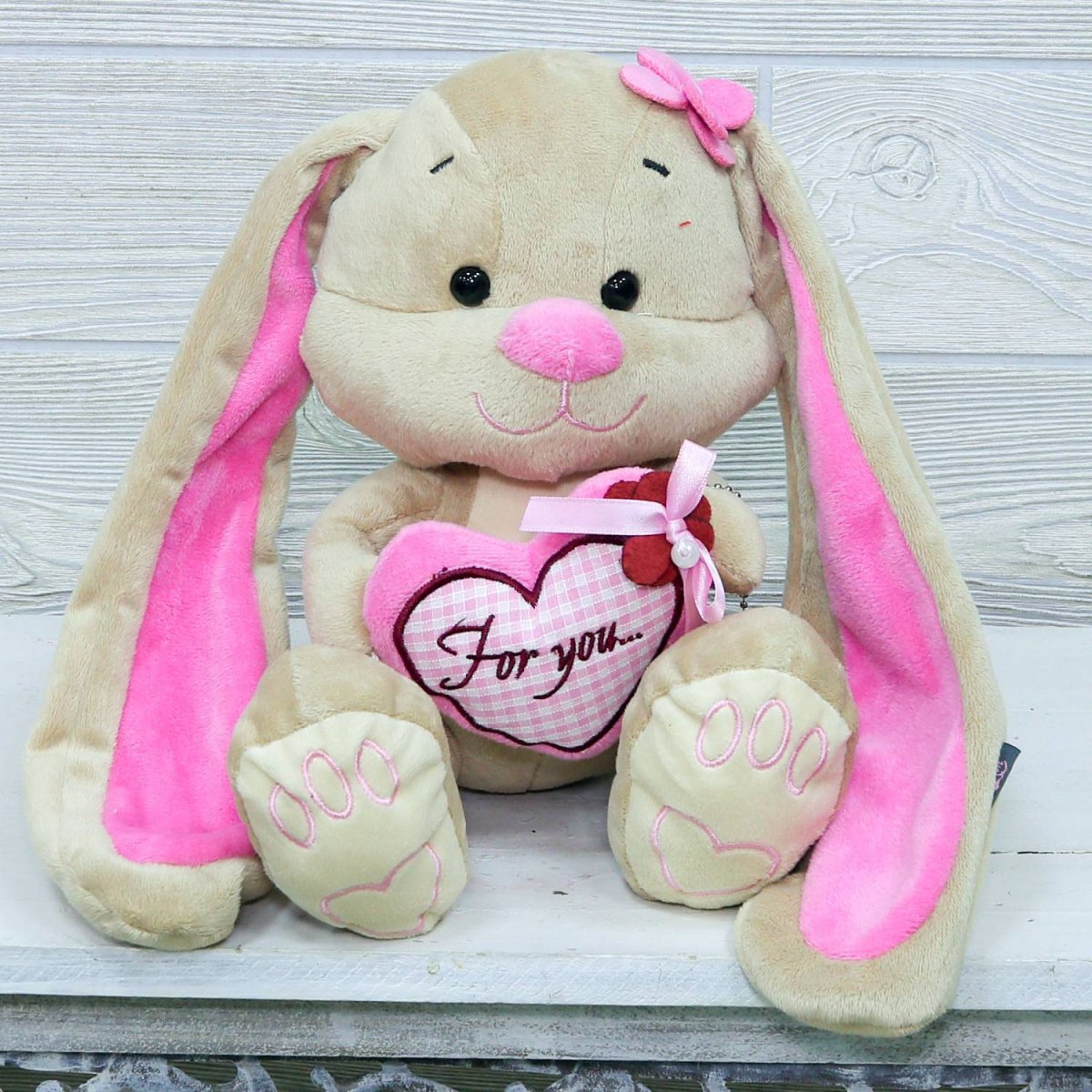 Милые зайчики с сердечками