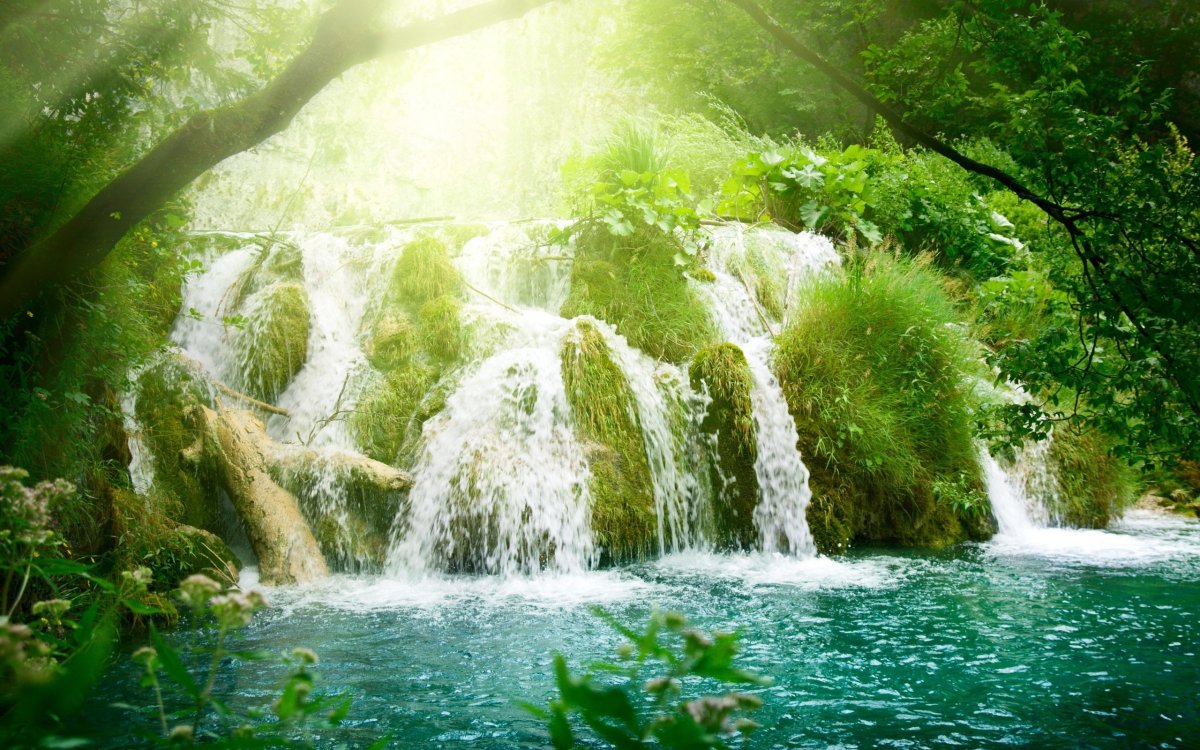 Красивая природа водопад
