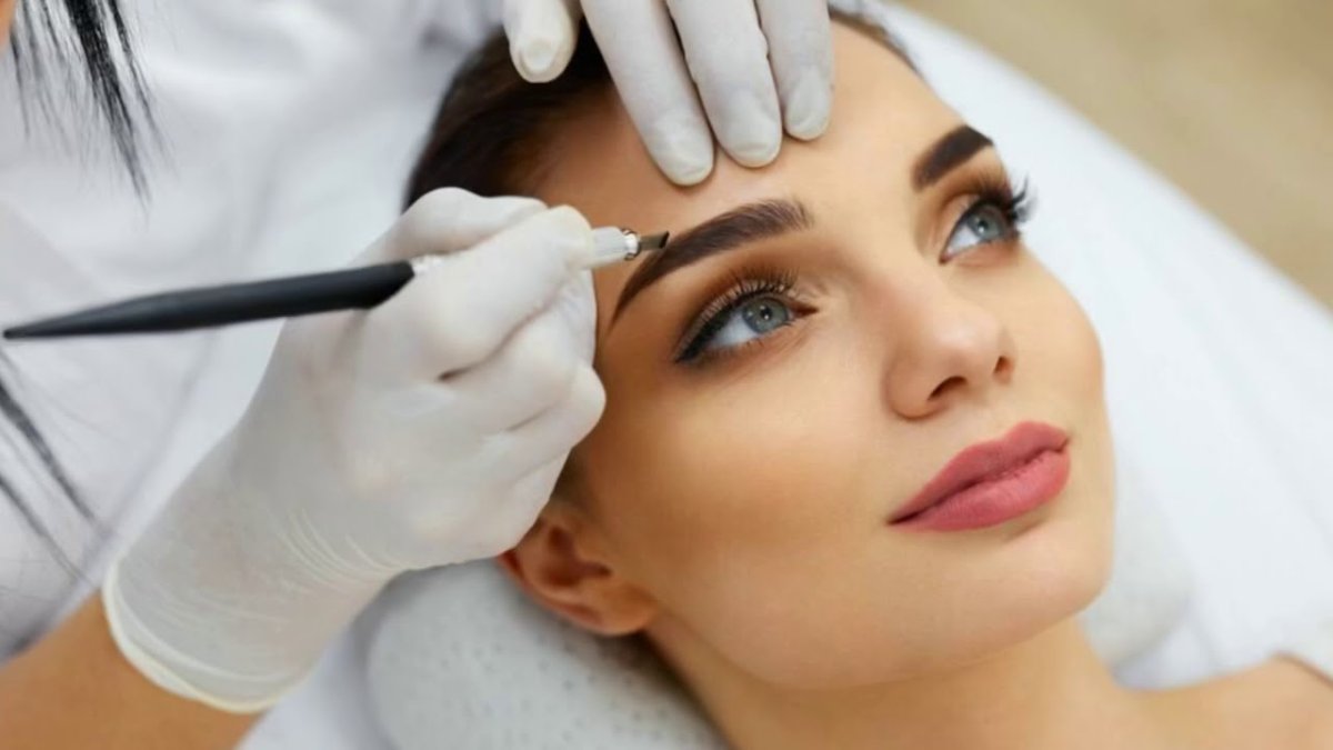 Татуаж бровей