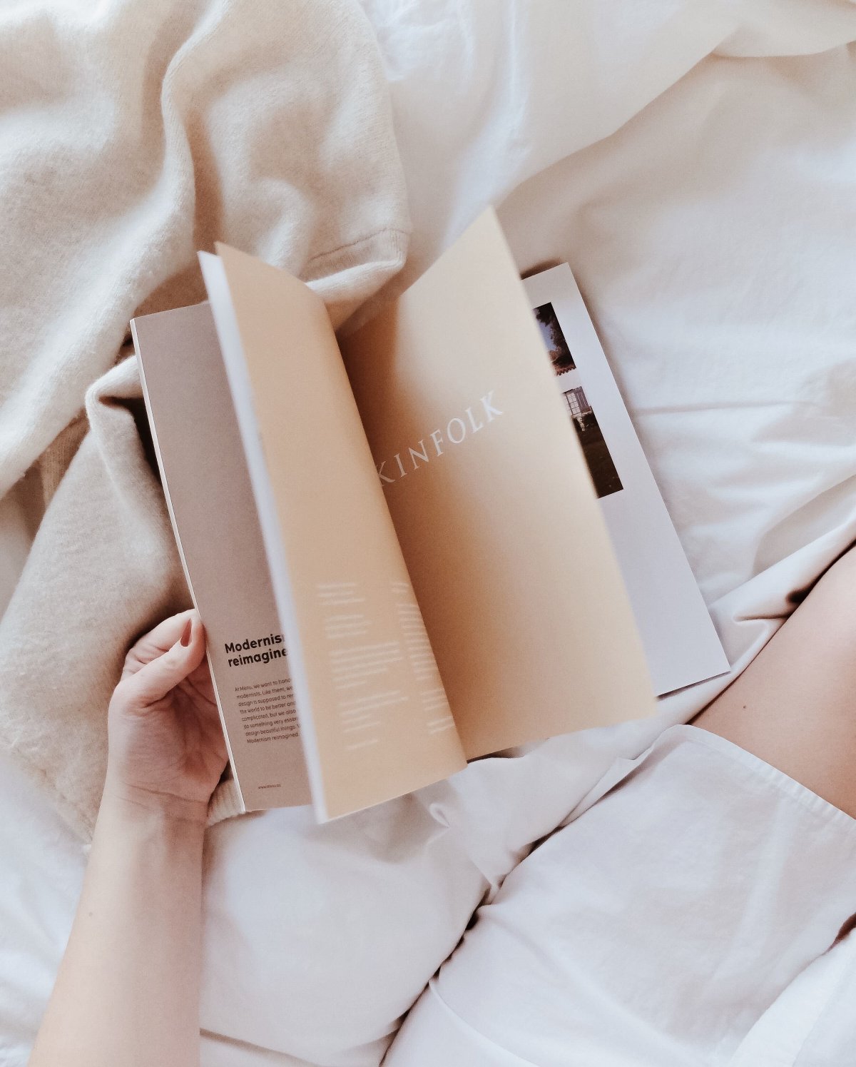 Девушка в бежевых тонах Эстетика