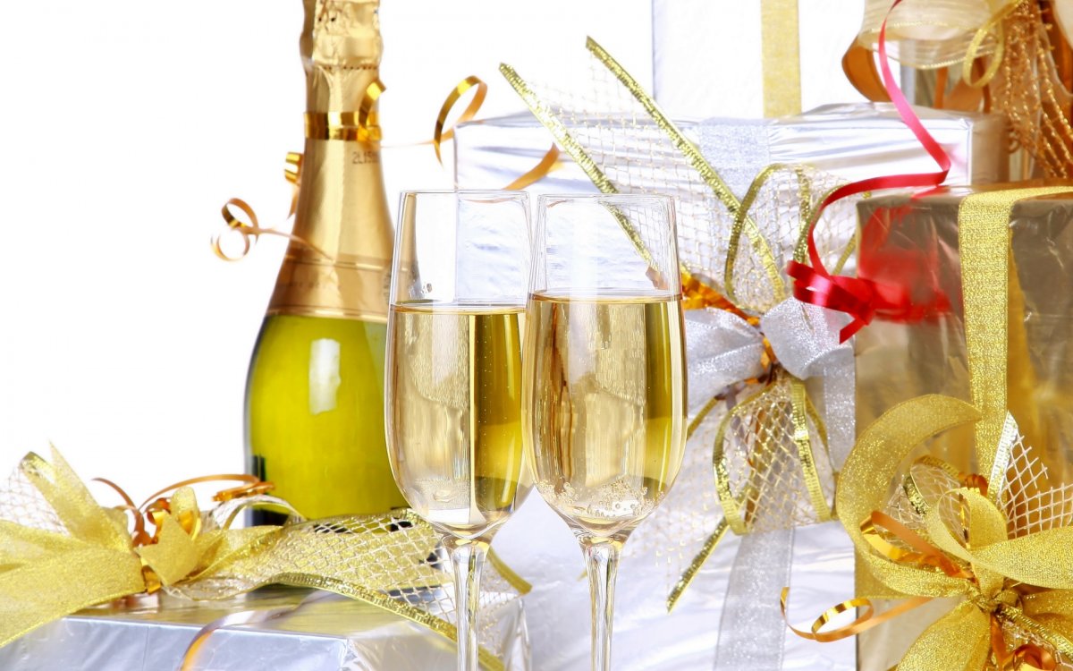 Цветы шампанское конфеты