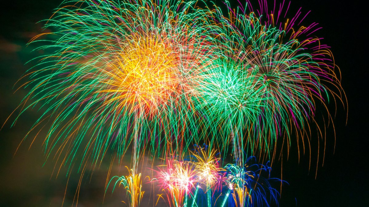 Красивый фейерверк