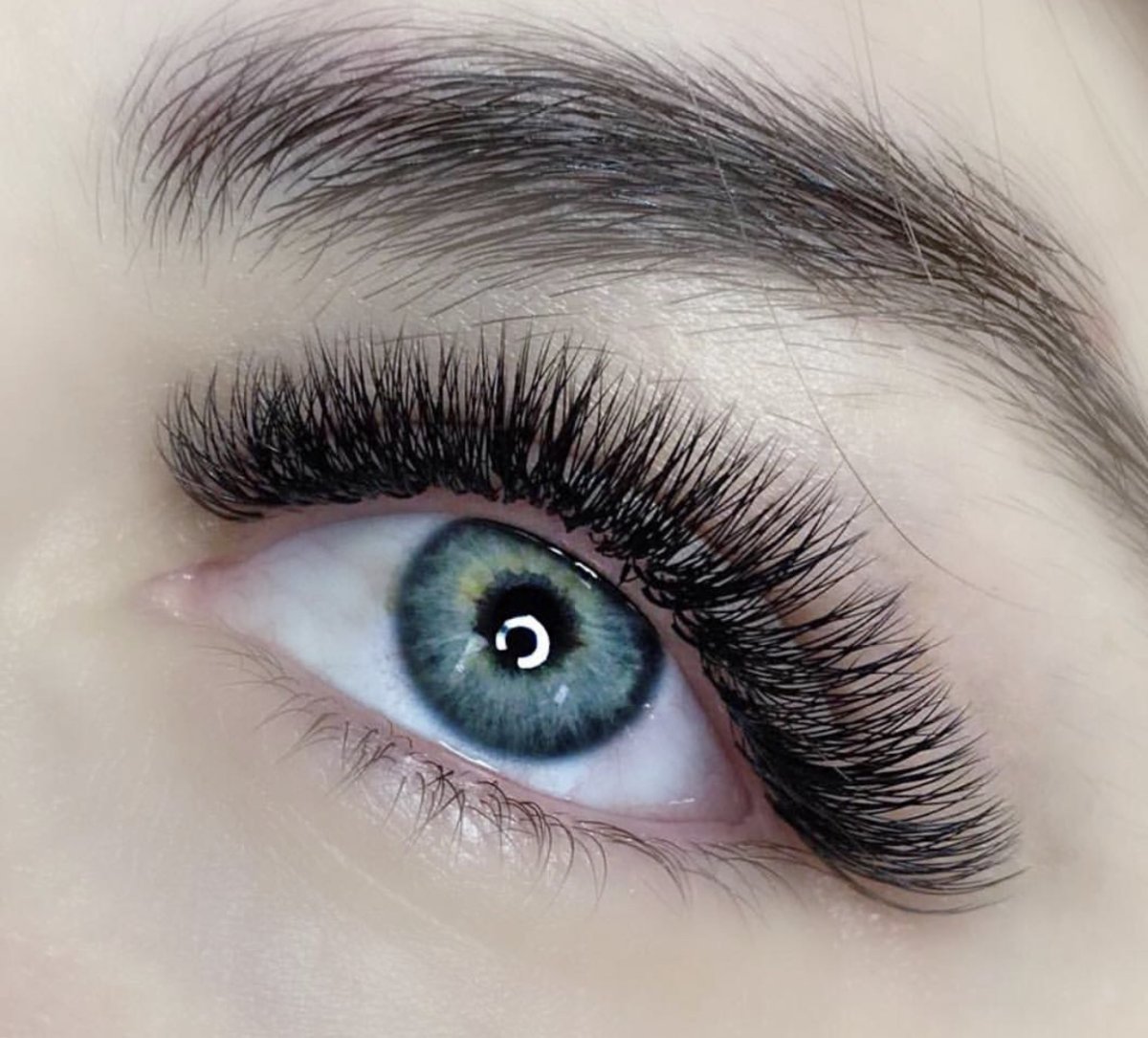 Красивые нарощенные ресницы