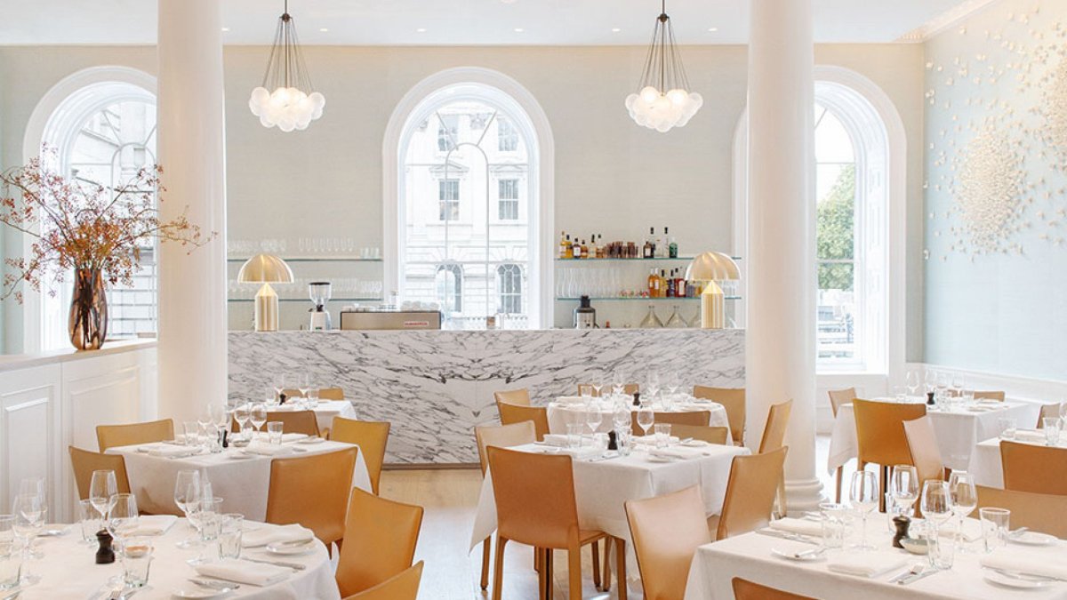 Красивый интерьер ресторана