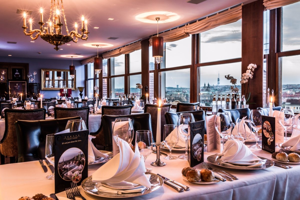 Красивый ресторан