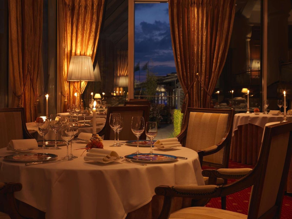 Вечерний ресторан