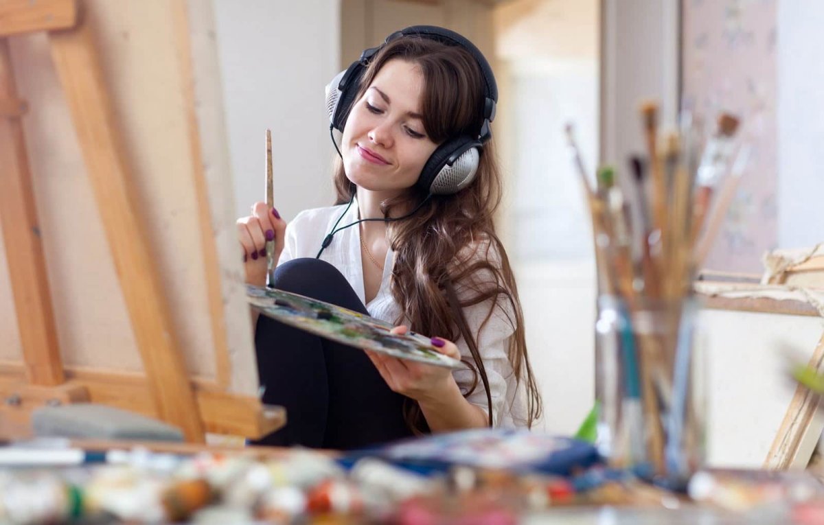 Девушка художник