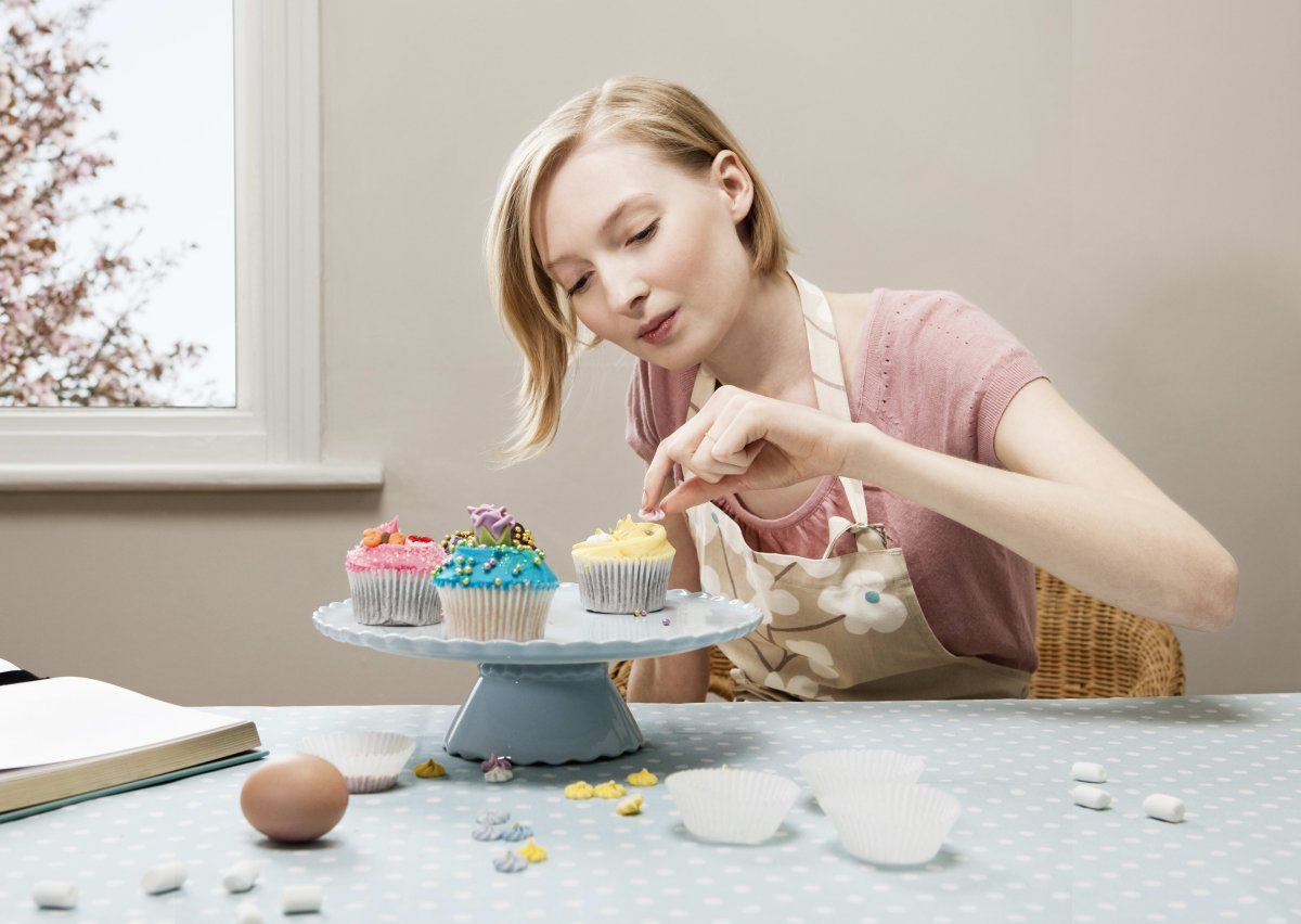 Человек занимается хобби