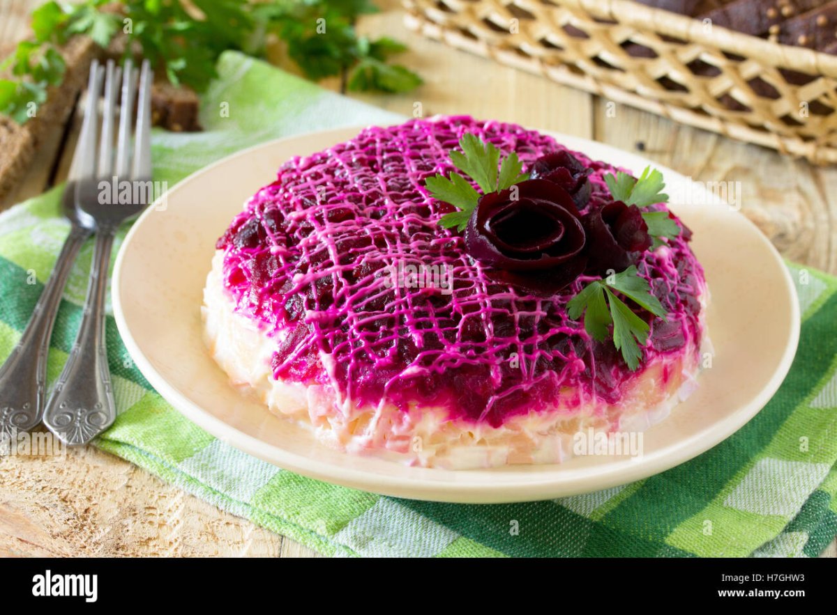 Оливье и сельдь под шубой