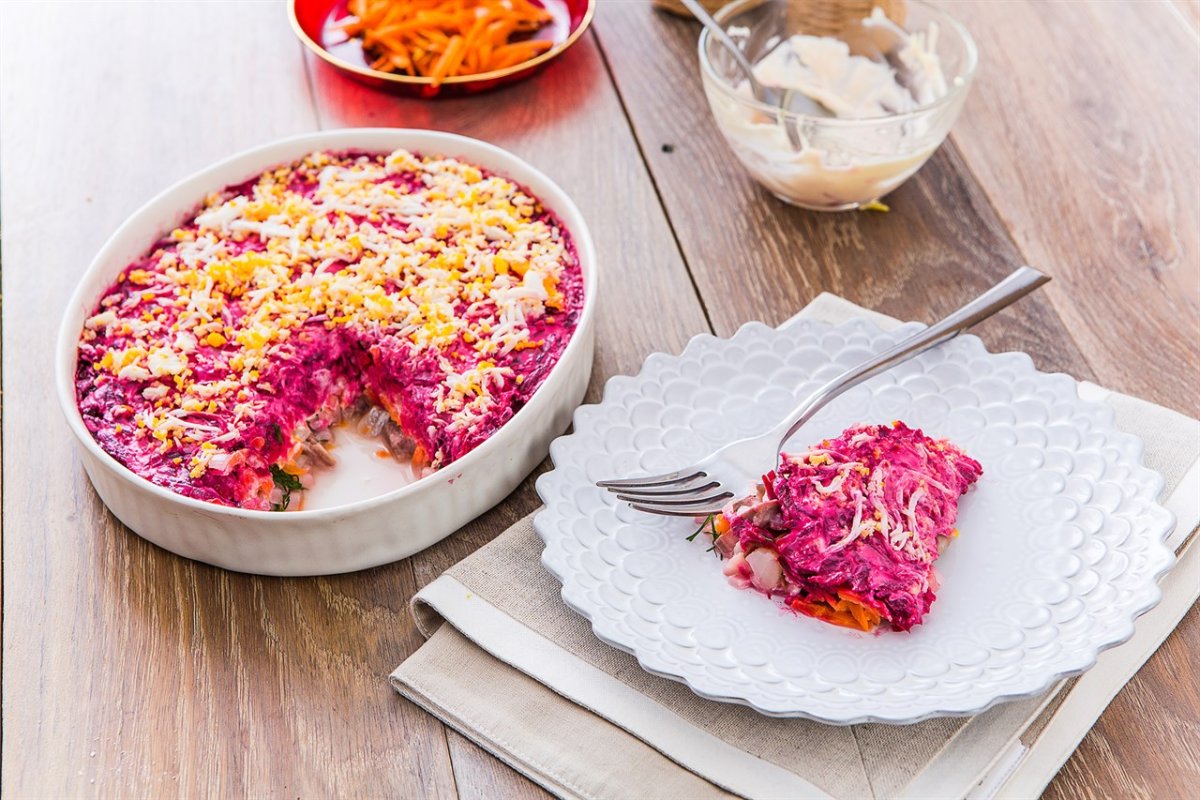 Украшение салата под шубой