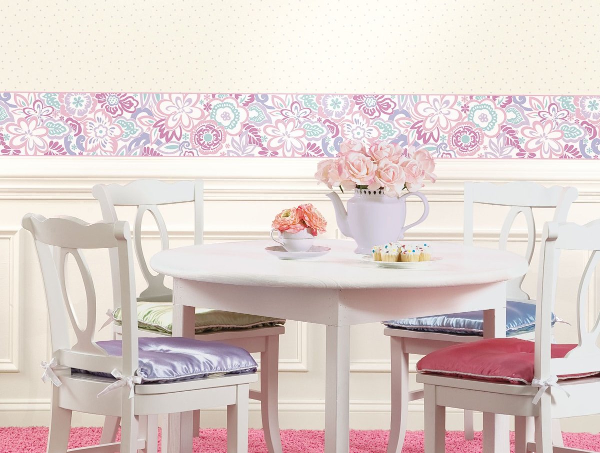 Обойный бордюр в интерьере