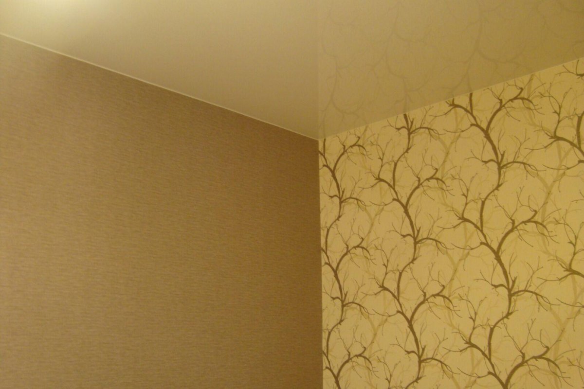 Декор спальни обои