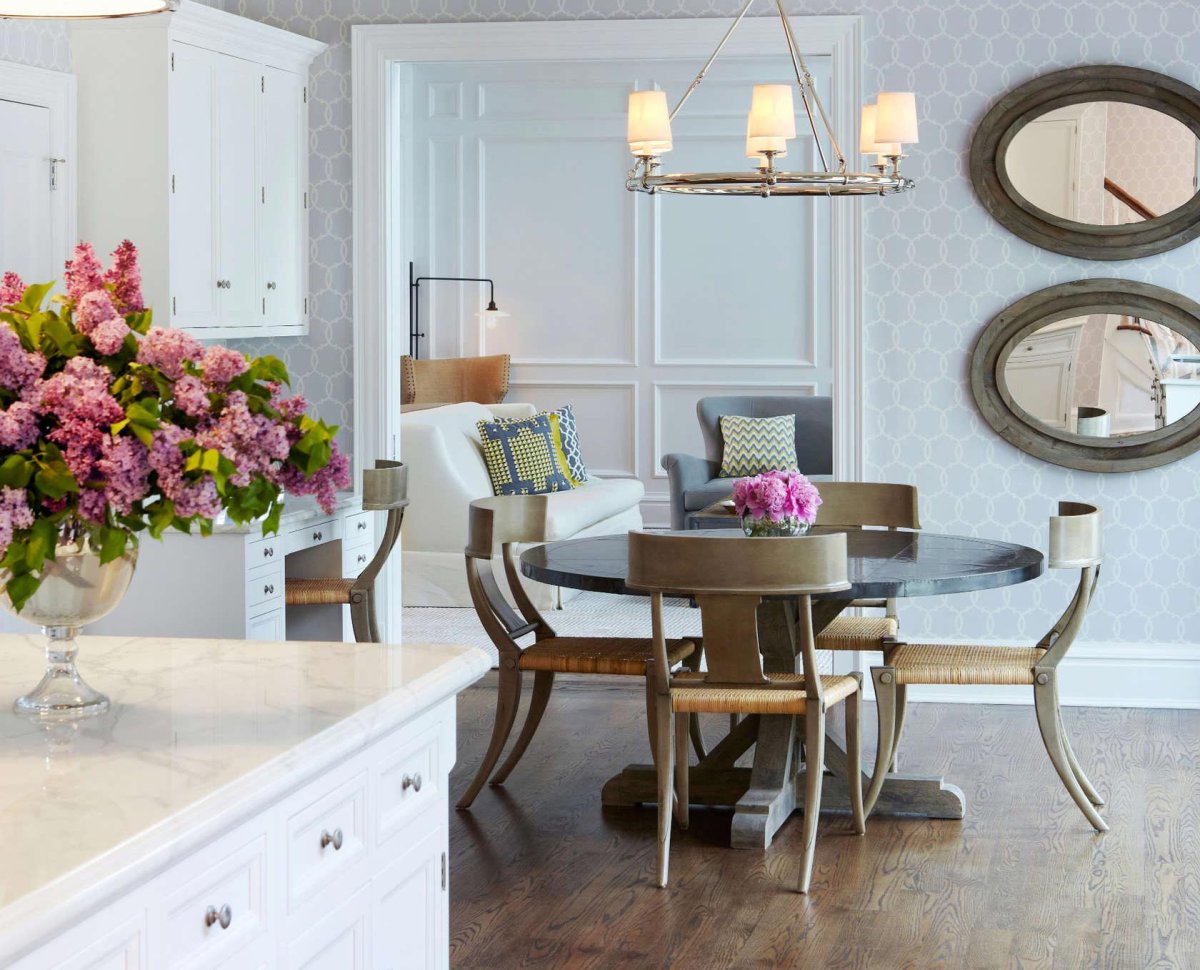 Светлые стены на кухне