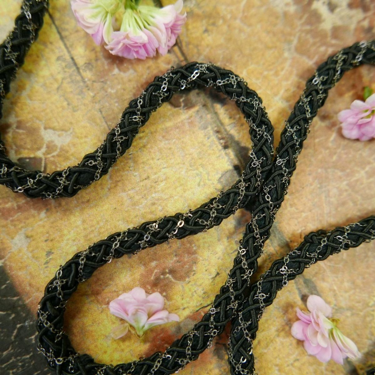 Ткани и фурнитура для штор