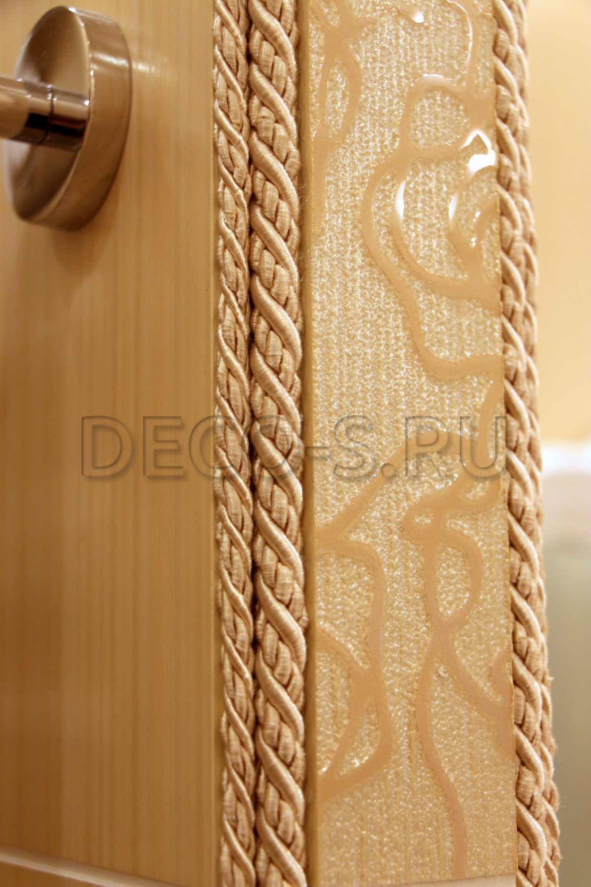 Декоративный шнур для обоев в интерьере