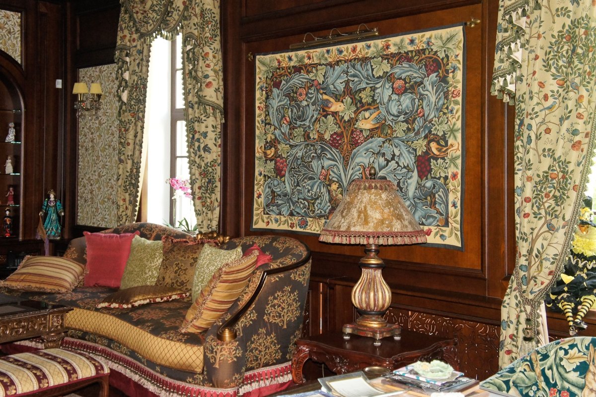 Ковер на стене в современном интерьере