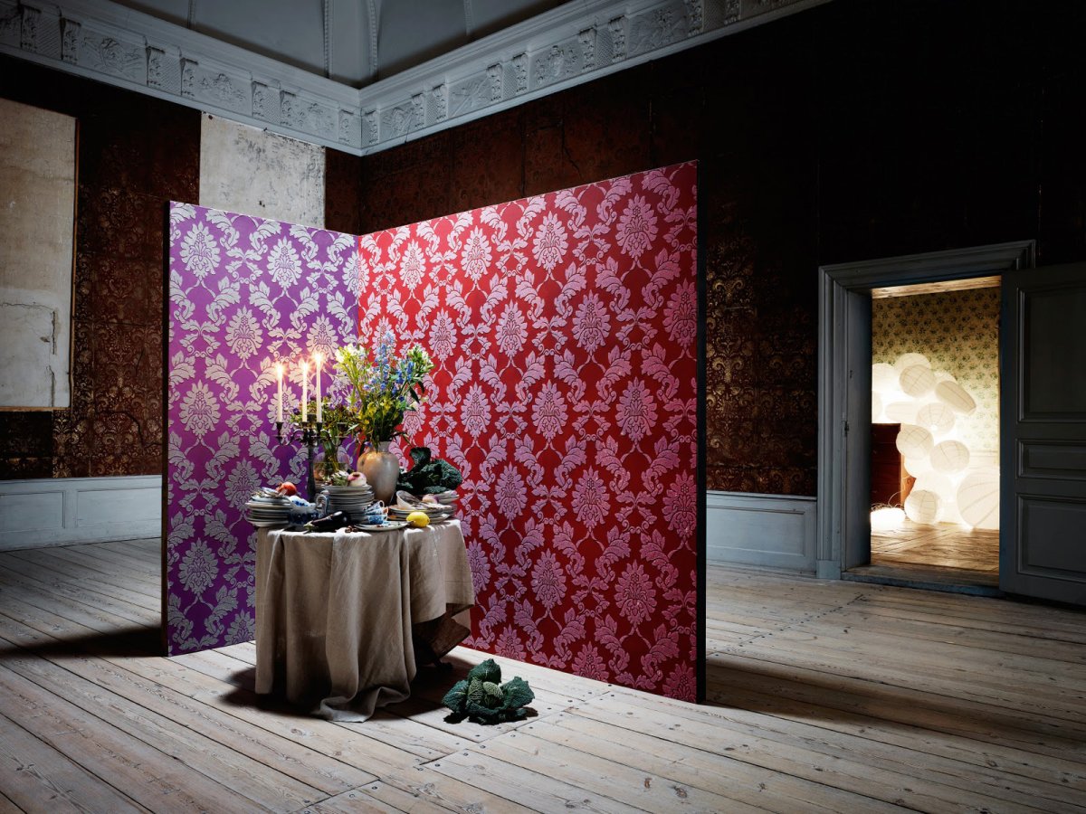 Креативная реклама обоев для стен