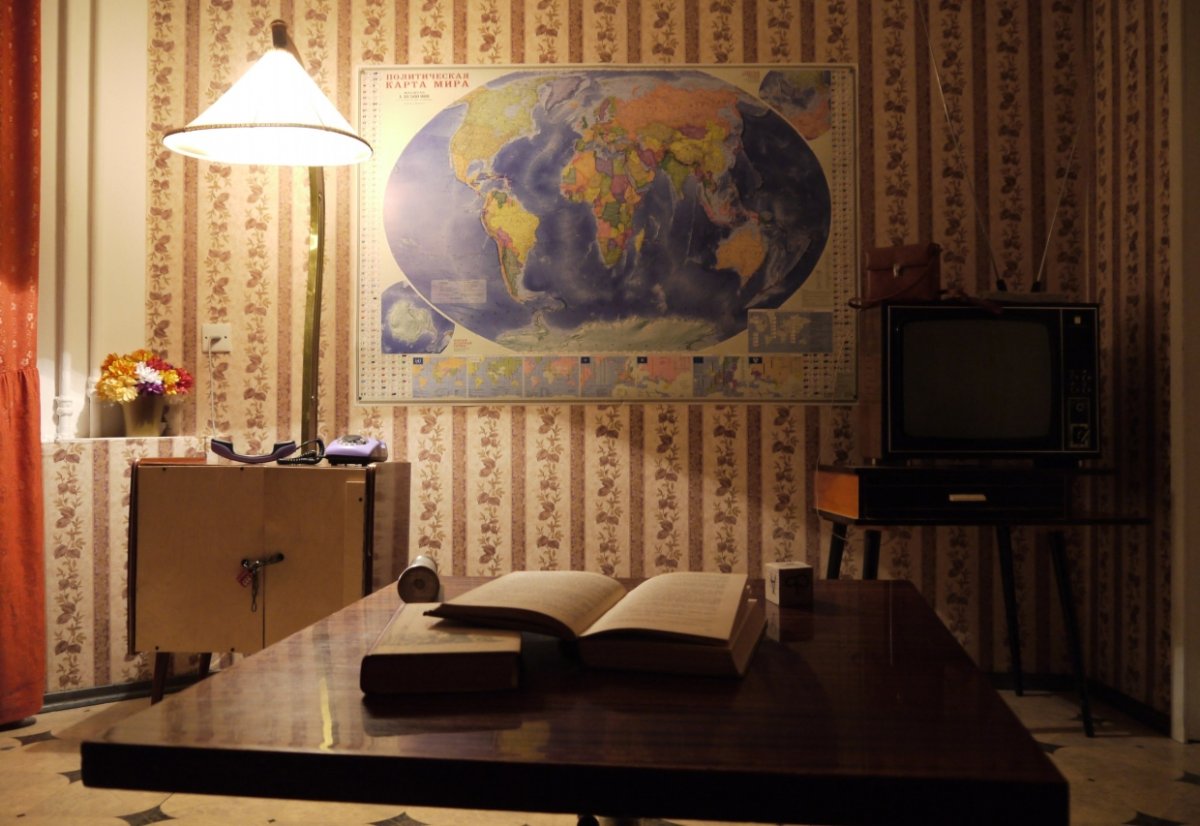 Интерьер комнаты в стиле СССР