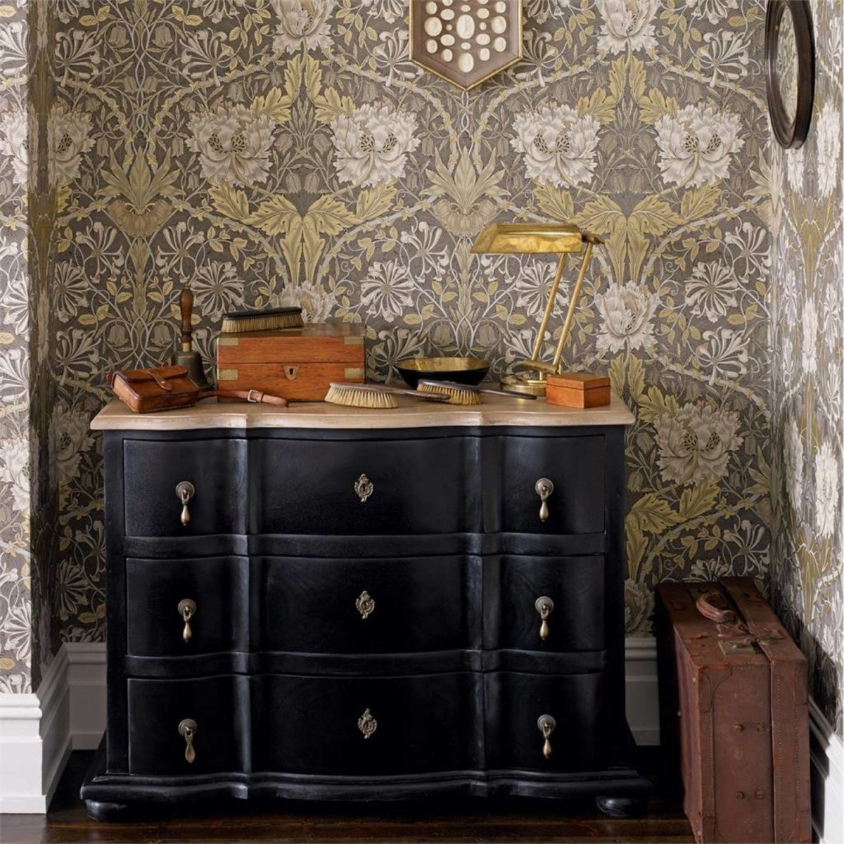 Обои Морис в интерьере прихожей