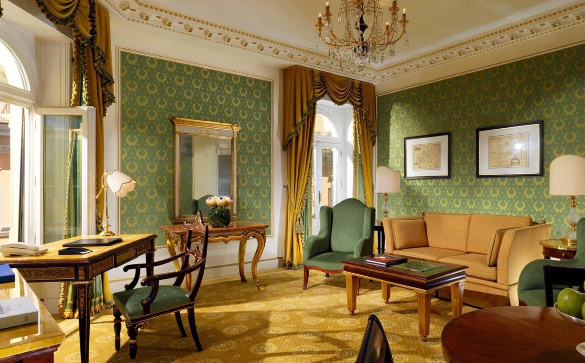 Спальня в золотом цвете