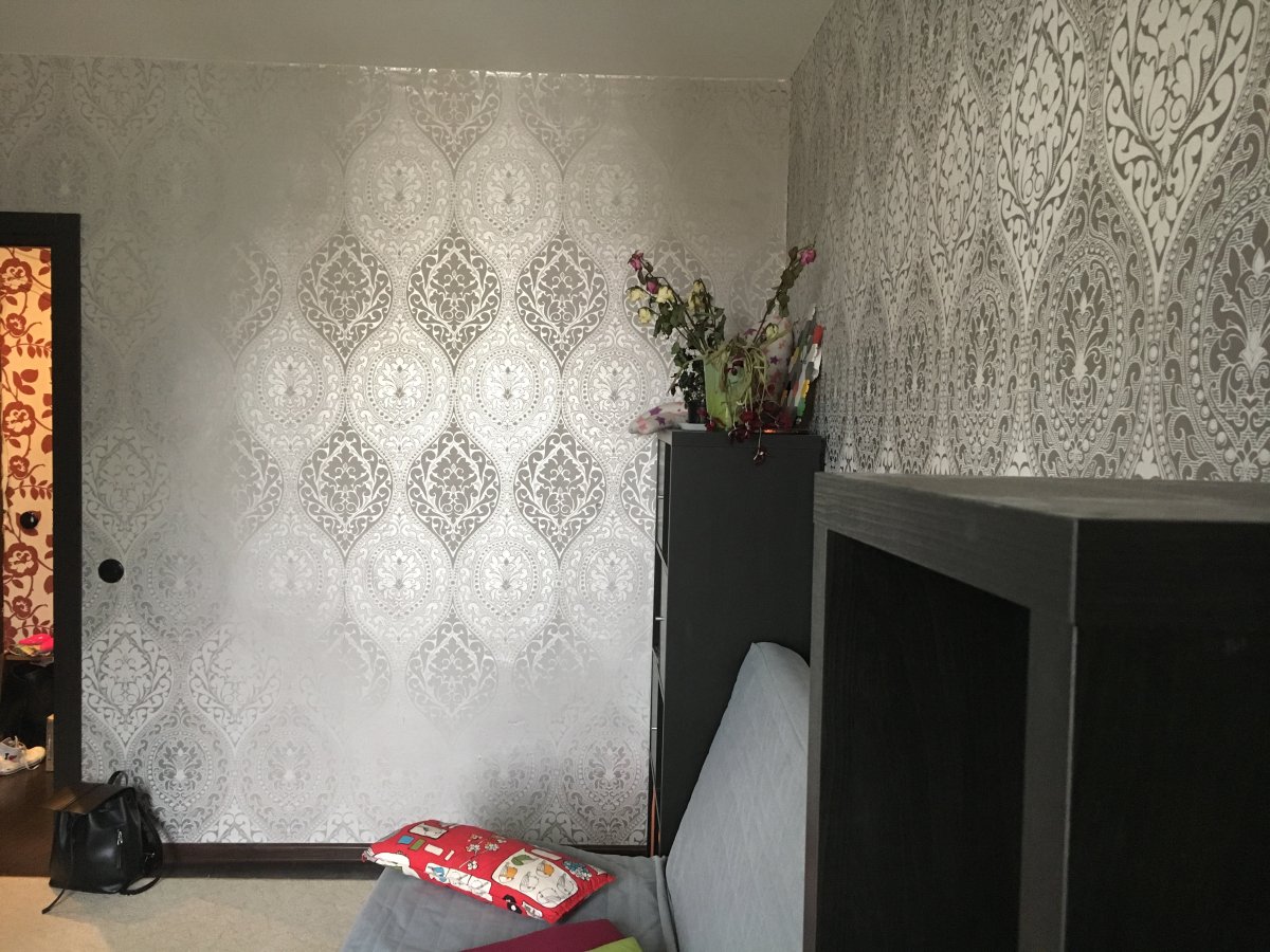 Обои которые скрывают неровности стен