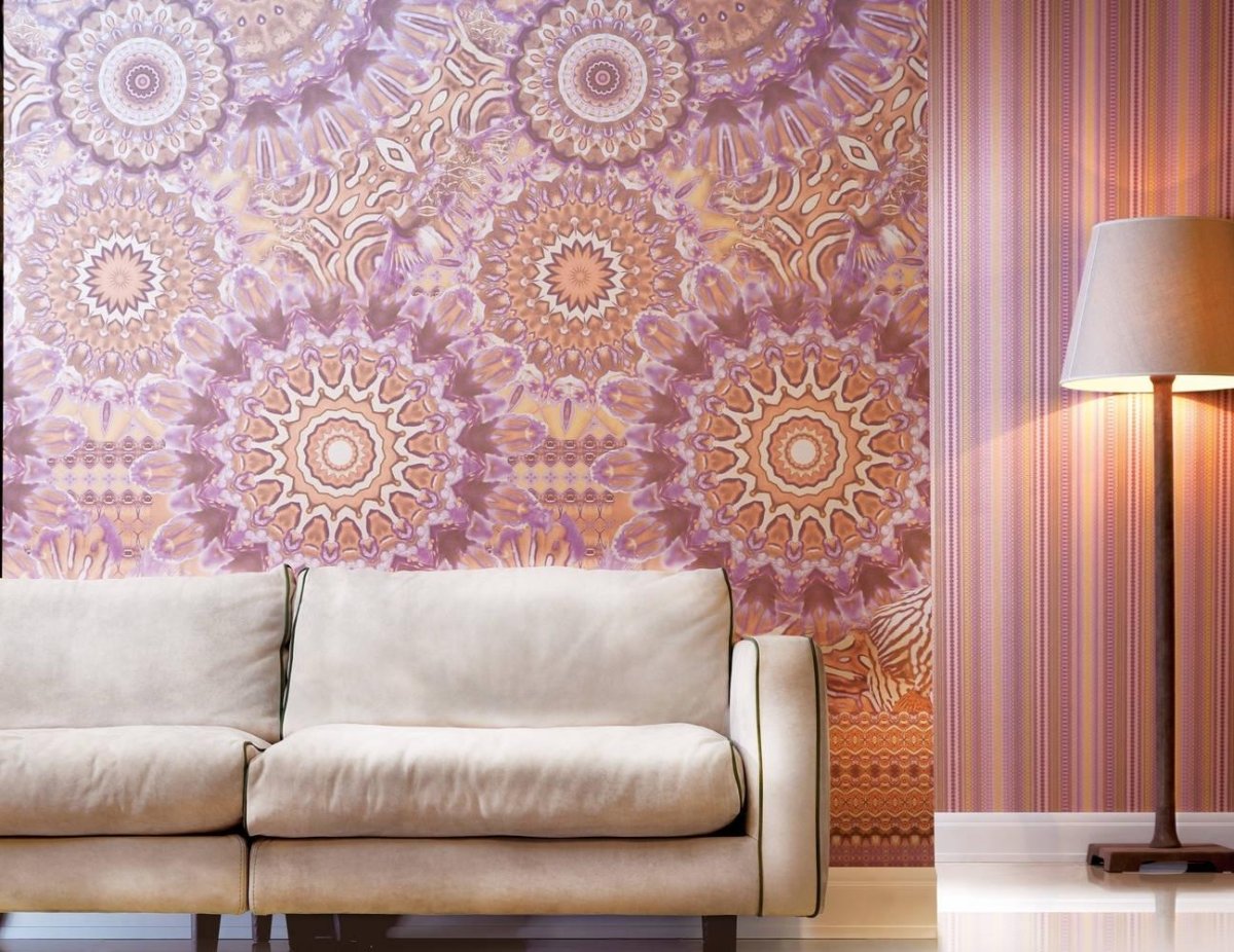 Обои с цветами в коридоре